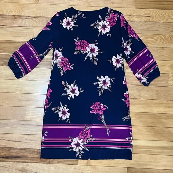 Sandra Darren Navy and Pink Dress - Picture 3 of 3